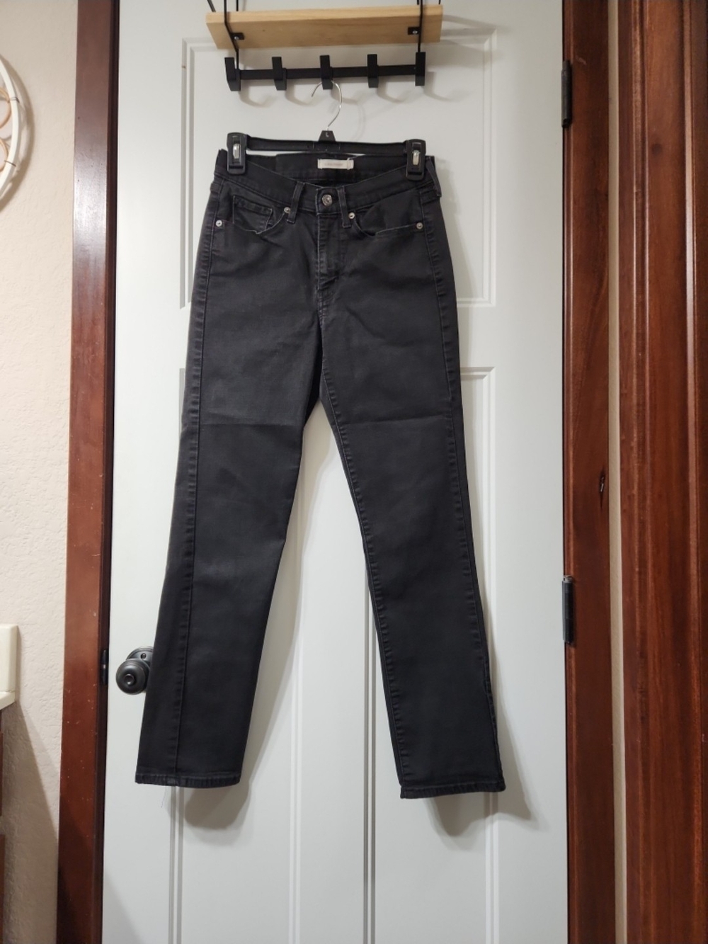 Levi's Classic Straight Black Jeans